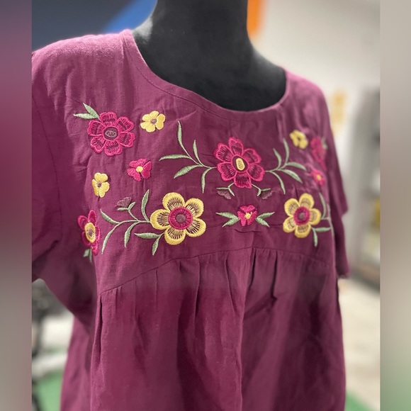 Lula Roe Paisely embroidered top womens size Large in beautiful conditions ! 💖 - Picture 2 of 5